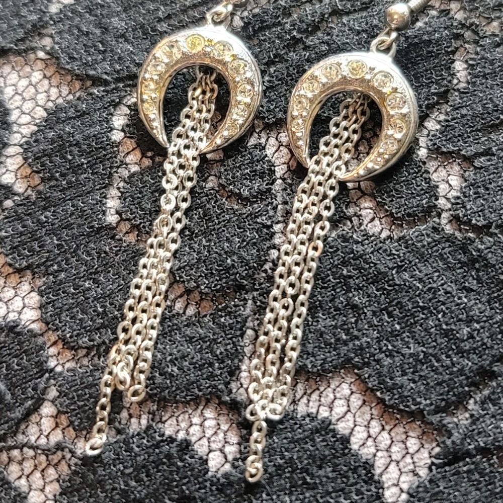 Butler Horn Dangle Earrings - Picture 6 of 7
